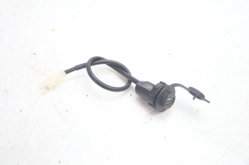 photo de TOMA USB JM MOTORS R-MAX TECH 50 (2024 - 2026) - Vista principal