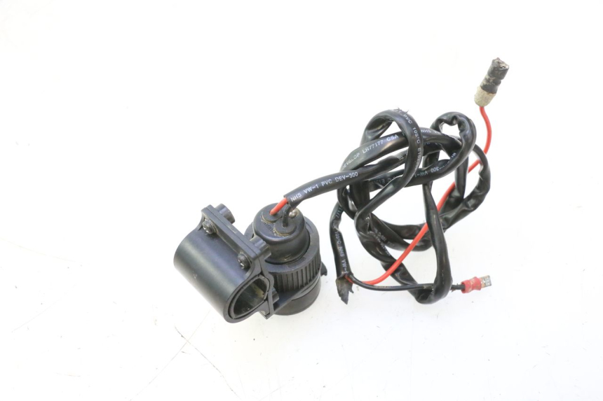 photo de TOMA USB BOOM TRIKE FUN 500 (2004 - 2010) - Detalle de la pieza