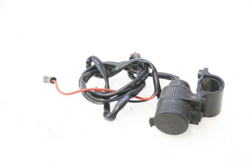 photo de TOMA USB BOOM TRIKE FUN 500 (2004 - 2010) - Zoom estado de uso