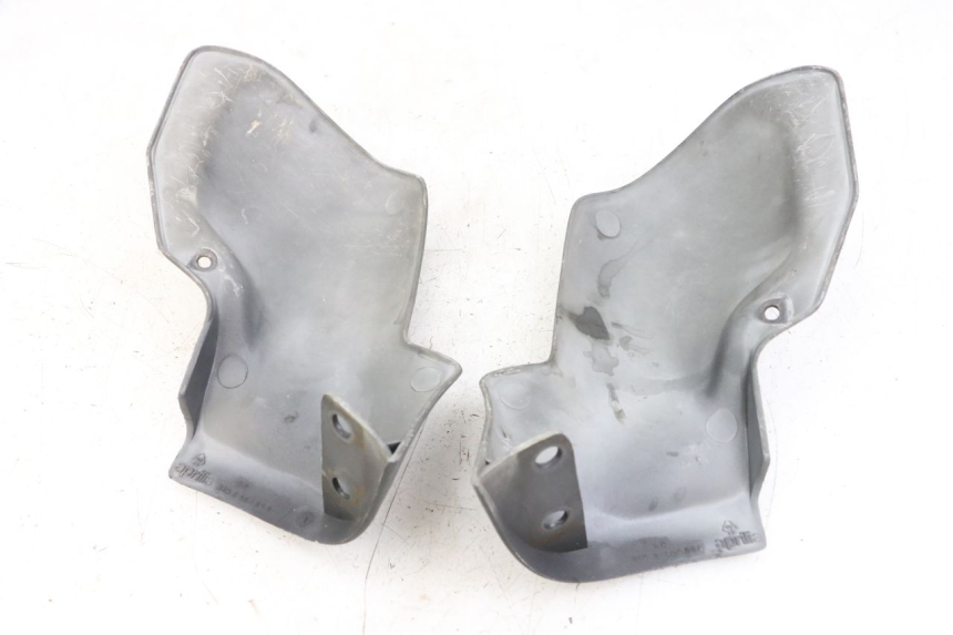 photo de PARAMANOS APRILIA SCARABEO GT 125 (1999 - 2007) - Detalle de la pieza