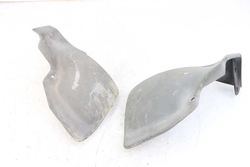 photo de PARAMANOS APRILIA SCARABEO GT 125 (1999 - 2007) - Otra perspectiva