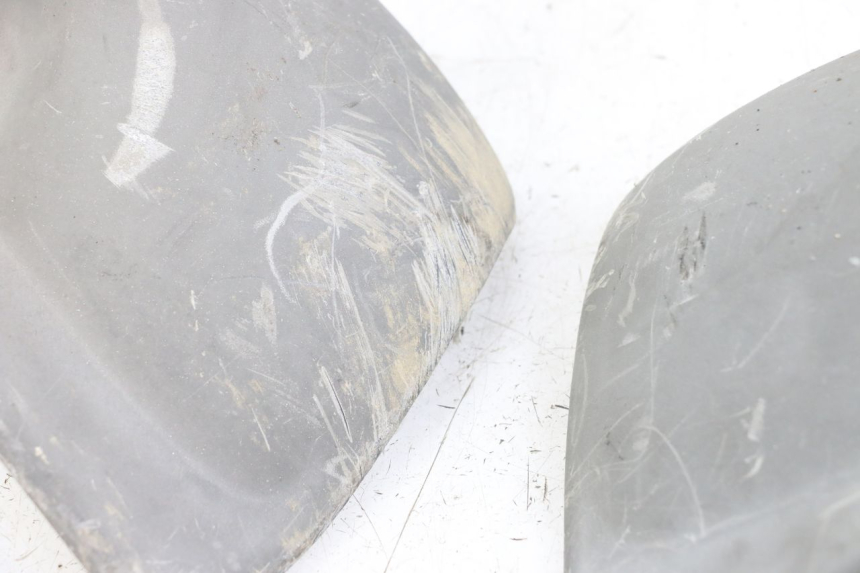 photo de PARAMANOS APRILIA SCARABEO GT 125 (1999 - 2007) - Primer plano técnico