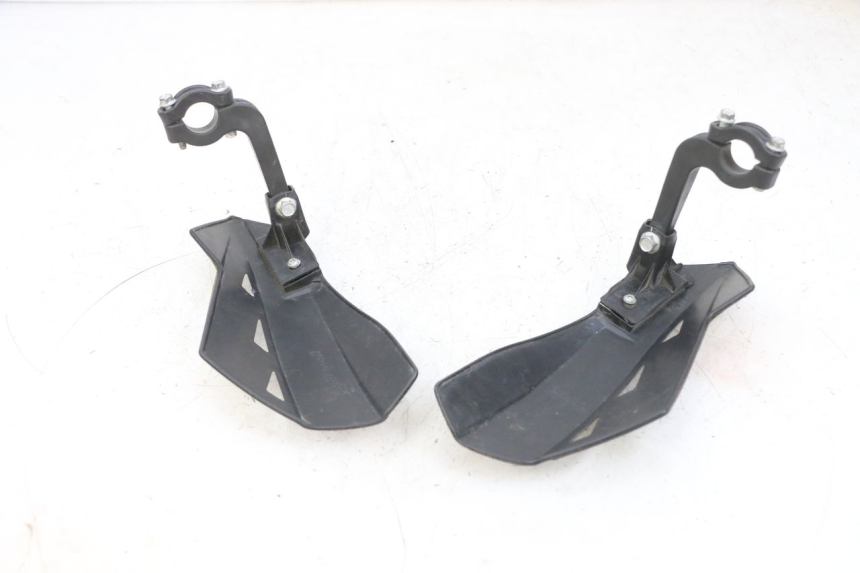 photo de PARAMANOS GILERA SMT SUPERMOTARD 50 (2009 - 2017) - Zoom estado de uso