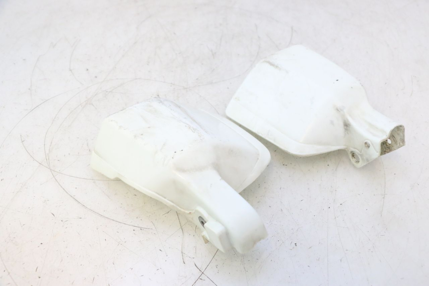 photo de PARAMANOS HONDA XRV AFRICA TWIN 750 (1990 - 1992) - Detalles de los puntos de fijación