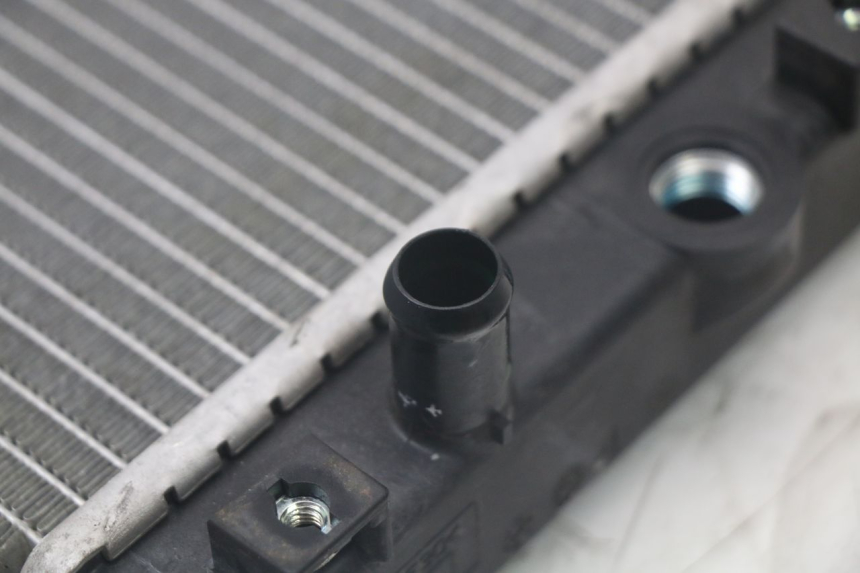 photo de RADIADOR QUADRO 3D S 350 (2013 - 2018) - Detalles de los puntos de fijación