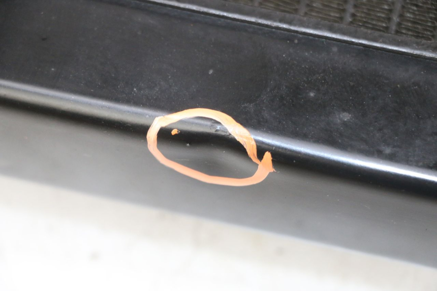 photo de RADIADOR  HONDA CBF 500 (2004 - 2007) - Detalles de los puntos de fijación