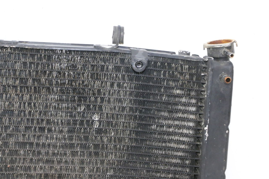 photo de RADIADOR  HONDA CBR RR FIREBLADE 900 (1992 - 1994) - Enfoque en la estructura