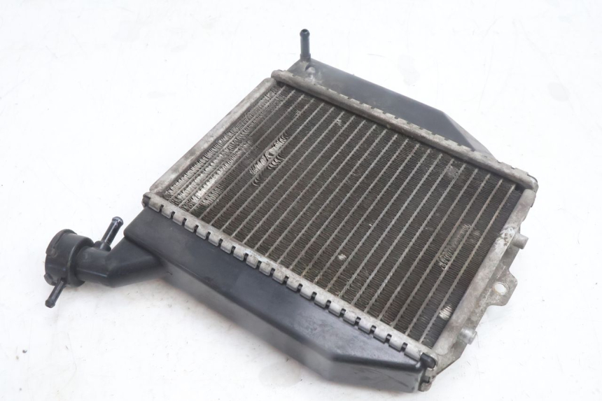 photo de RADIADOR PEUGEOT CITYSTAR 125 (2011 - 2017) - Estado de la superficie y material