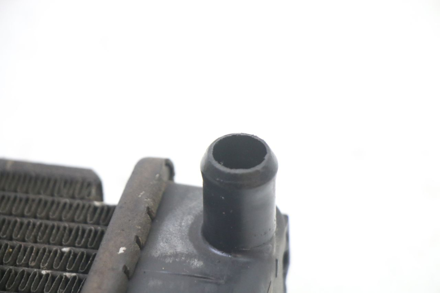 photo de RADIADOR KYMCO DINK STREET 125 (2009 - 2014) - Detalles de los puntos de fijación