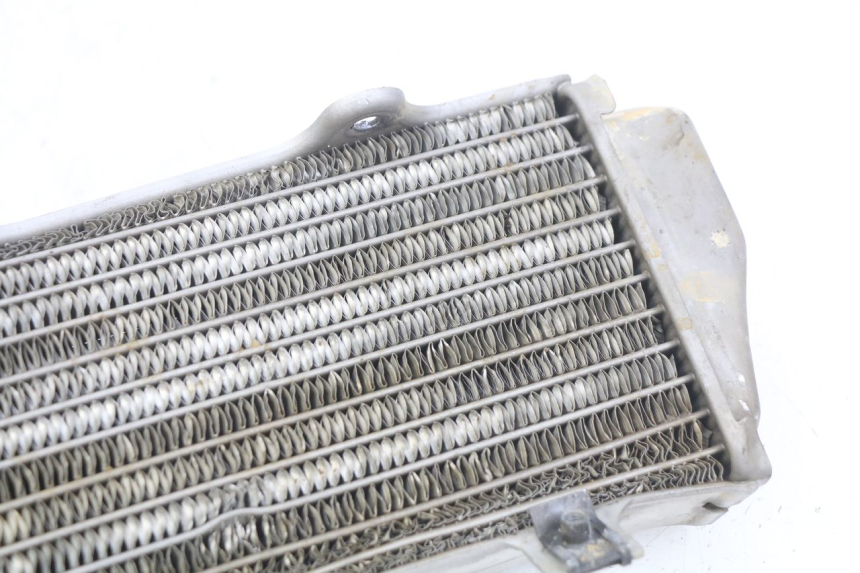 photo de RADIADOR DERECHO HONDA CRF CR-F 450 (2009 - 2012) - Características distintivas