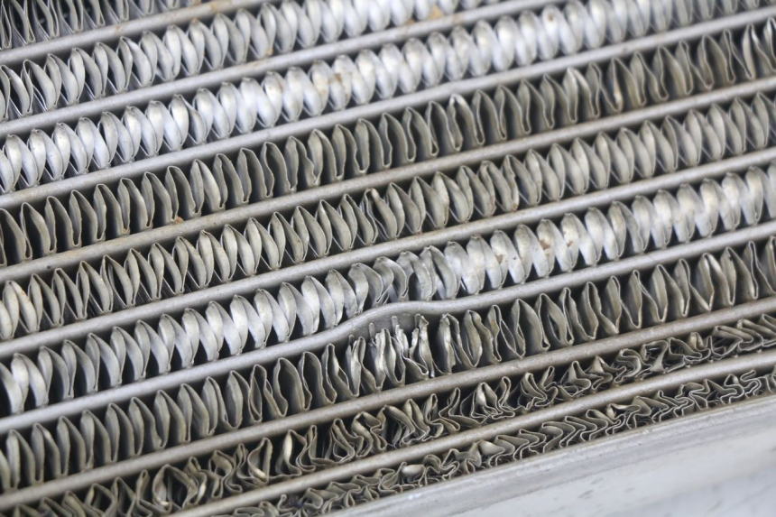 photo de RADIADOR DERECHO HONDA CRF CR-F 450 (2009 - 2012) - Zoom sobre los componentes