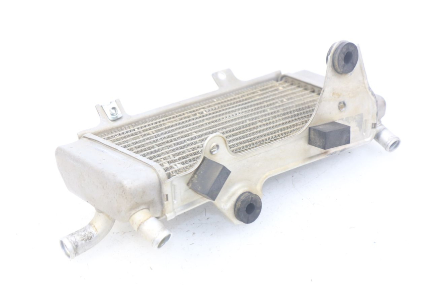 photo de RADIADOR DERECHO HONDA CRF 250 (2010 - 2013) - Primer plano técnico