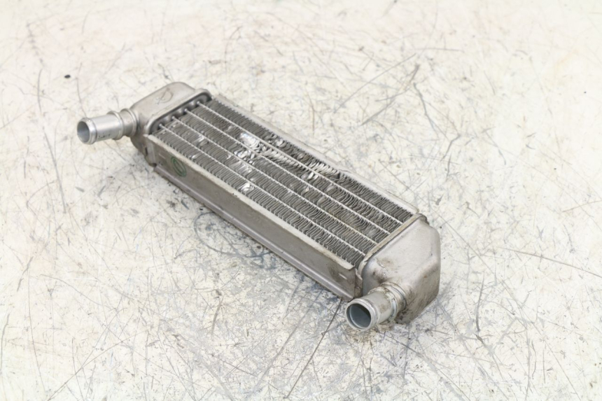 photo de RADIADOR DERECHO PEUGEOT LUDIX BLASTER 50 (2006 - 2014) - Otra perspectiva