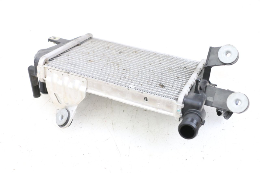 photo de RADIADOR DERECHO BMW R GS 1250 (2021 - 2024) - Detalles de los puntos de fijación