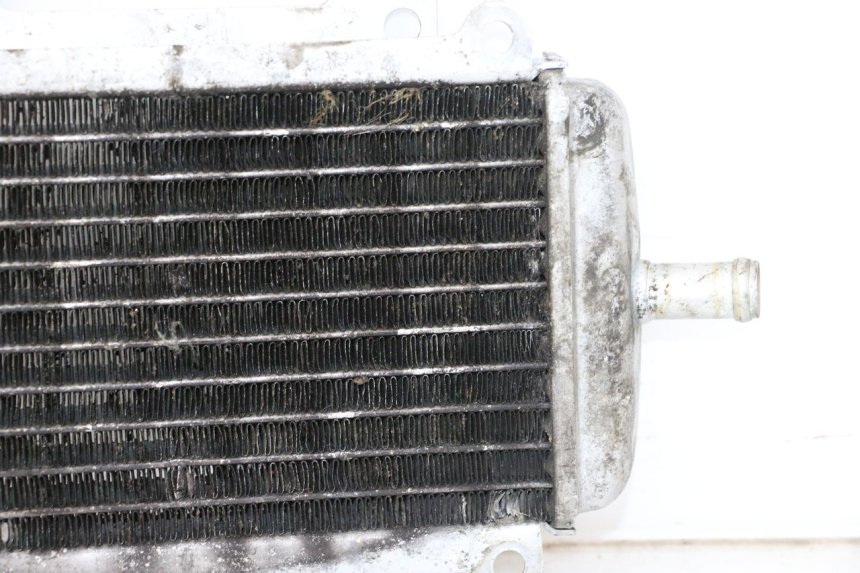 photo de RADIADOR DERECHO PIAGGIO VESPA GTS SUPER IE 125 (2009 - 2016) - Detalles de los puntos de fijación