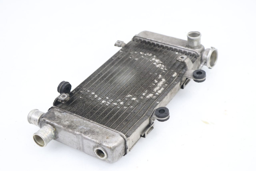 photo de RADIADOR DERECHO HONDA VTR F FIRESTORM 1000 (1997 - 2001) - Primer plano técnico