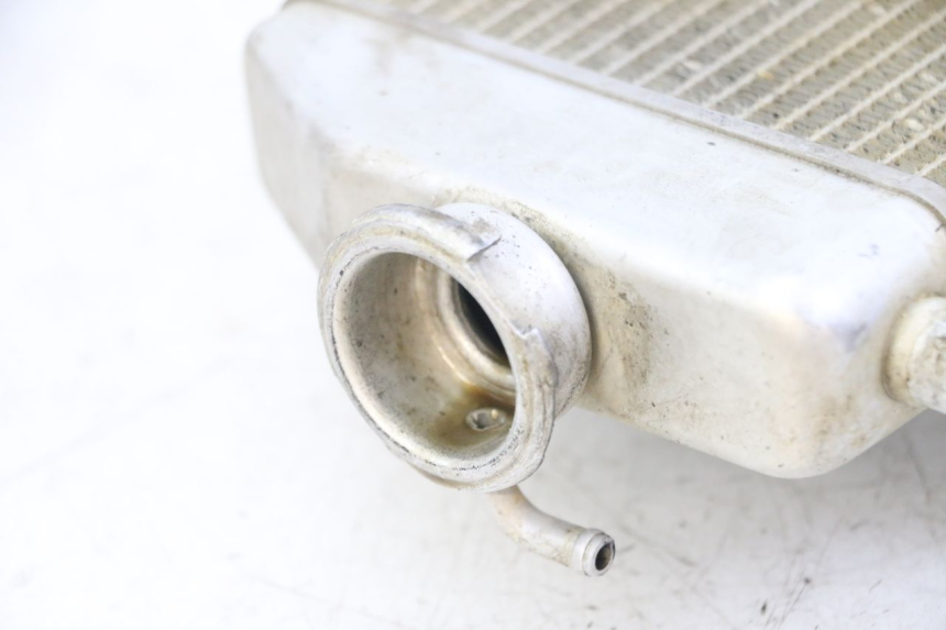photo de RADIADOR DERECHO YAMAHA YZ-F YZF 250 (2007 - 2013) - Estado de la superficie y material
