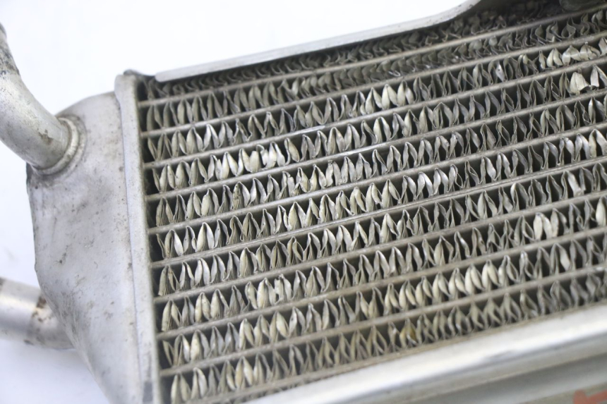 photo de RADIADOR DERECHO YAMAHA YZ 125 (1998 - 2005) - Detalles de los puntos de fijación