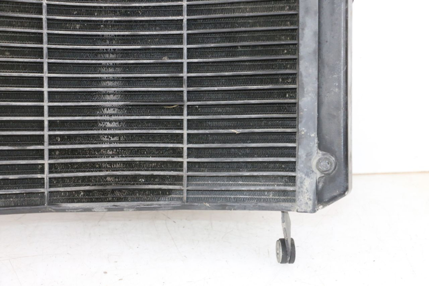 photo de RADIADOR YAMAHA FJR ABS 1300 (2006 - 2012) - Enfoque en la estructura