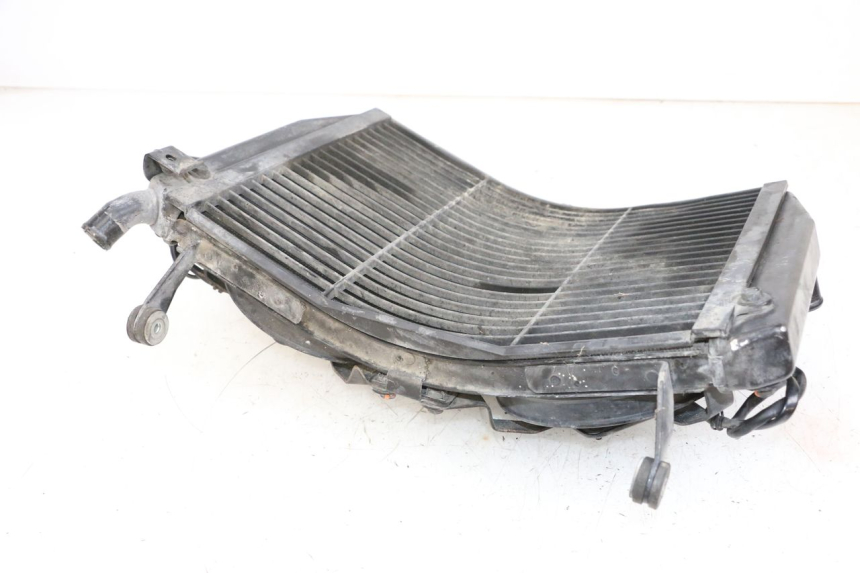 photo de RADIADOR YAMAHA FJR ABS 1300 (2006 - 2012) - Primer plano técnico