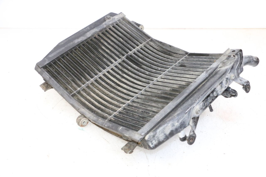 photo de RADIADOR YAMAHA FJR ABS 1300 (2006 - 2012) - Detalles de los puntos de fijación