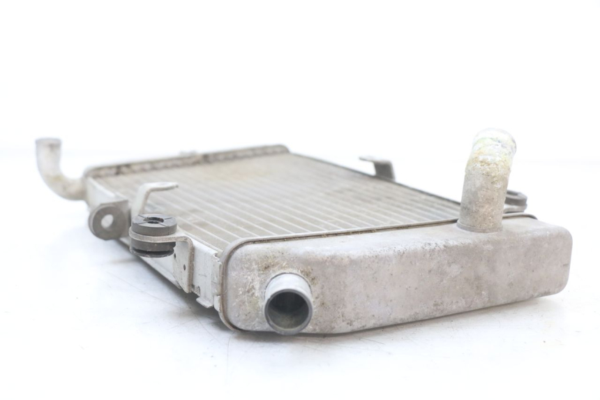 photo de RADIADOR  HONDA FJS SILVER WING SILVERWING 400 (2005 - 2008) - Primer plano técnico