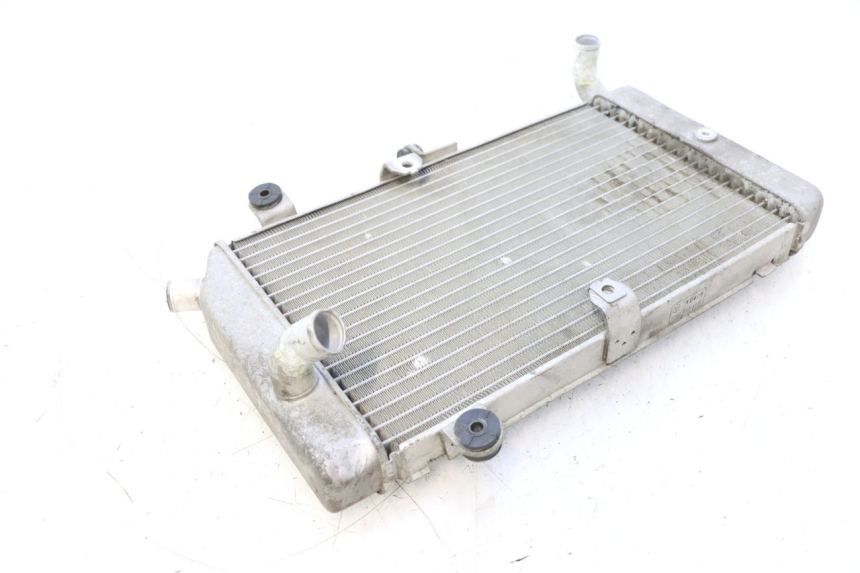 photo de RADIADOR  HONDA FJS SILVER WING SILVERWING 400 (2005 - 2008) - Primer plano técnico