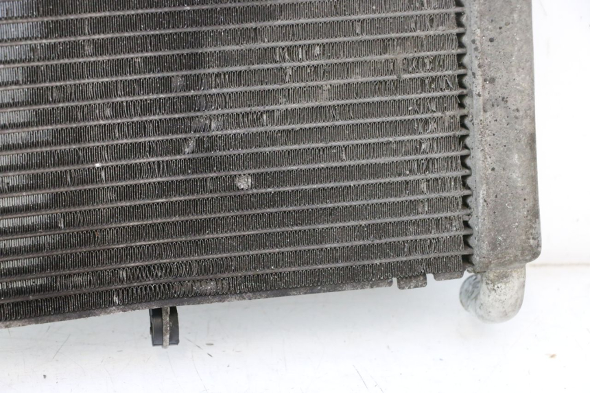 photo de RADIADOR  HONDA FJS SILVER WING SILVERWING 400 (2005 - 2008) - Enfoque en la estructura