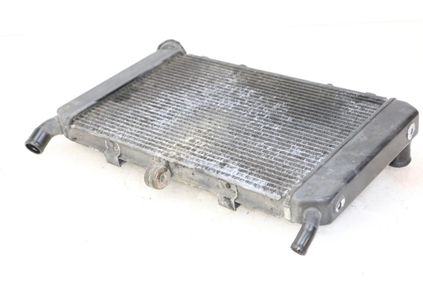 photo de RADIADOR  YAMAHA FZ6 FAZER S2 600 (2007 - 2011) - Primer plano técnico