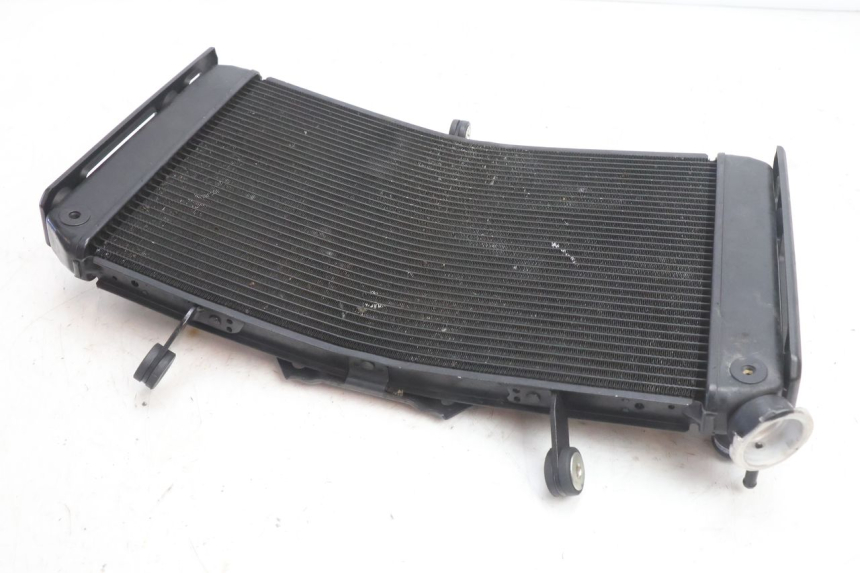 photo de RADIADOR  YAMAHA FZ8 800 (2010 - 2016) - Primer plano técnico