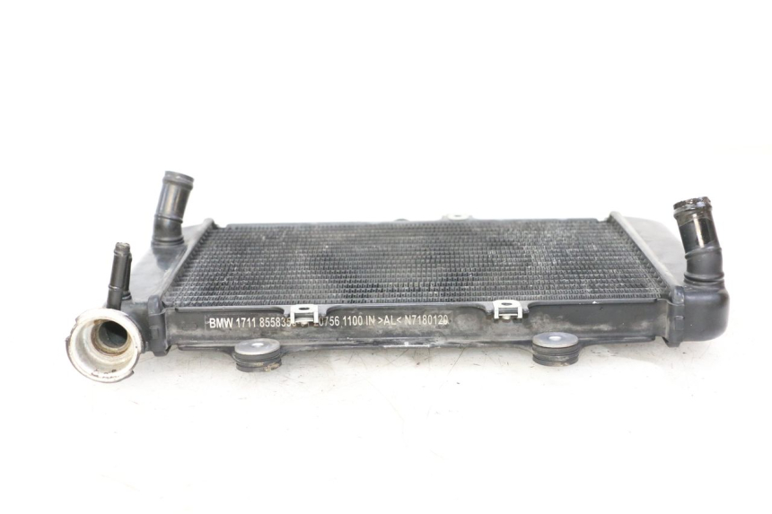 photo de RADIADOR  BMW G310 R 310 (2016 - 2020) - Primer plano técnico