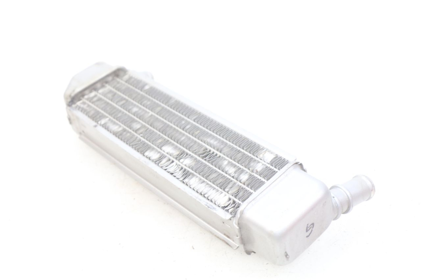 photo de RADIADOR IZQUIERDO  PEUGEOT LUDIX BLASTER 50 (2006 - 2014) - Detalles de los puntos de fijación