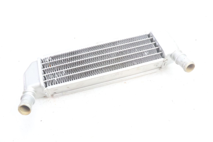 photo de RADIADOR IZQUIERDO  PEUGEOT LUDIX BLASTER 50 (2006 - 2014) - Primer plano técnico