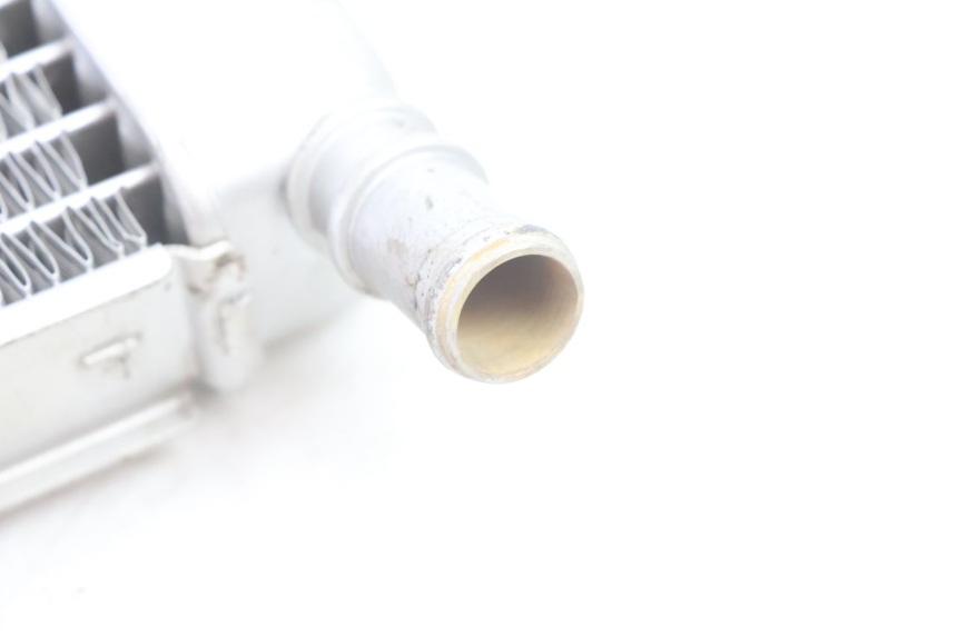 photo de RADIADOR IZQUIERDO  PEUGEOT LUDIX BLASTER 50 (2006 - 2014) - Detalles de los puntos de fijación