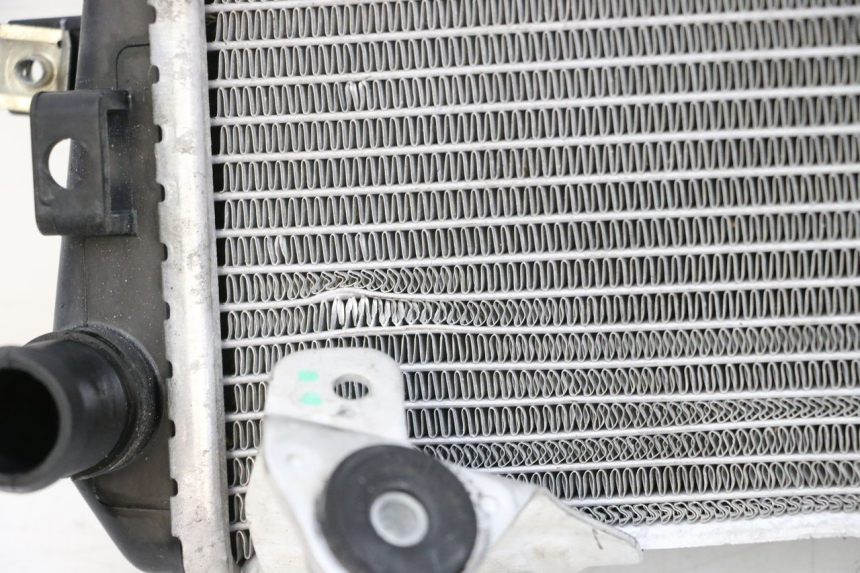 photo de RADIADOR IZQUIERDO  BMW R GS 1250 (2021 - 2024) - Primer plano técnico