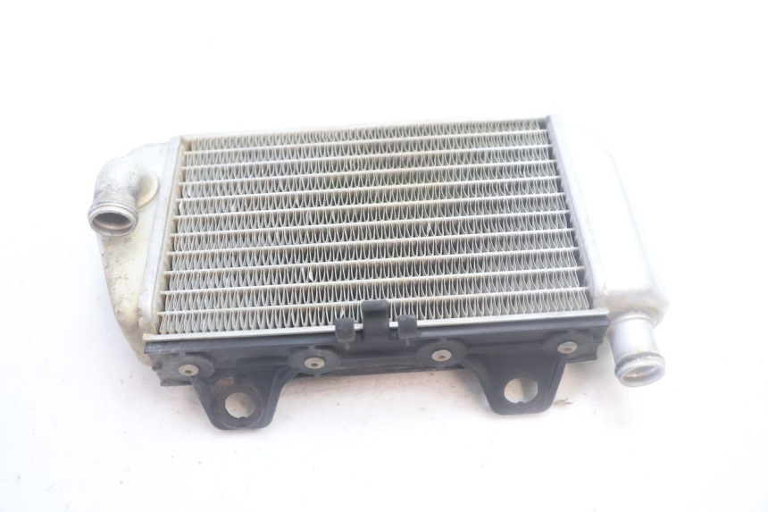 photo de RADIADOR IZQUIERDO  KTM SX 85 (2018 - 2024) - Primer plano técnico