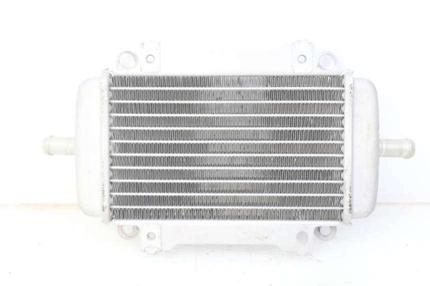 photo de RADIADOR IZQUIERDO  PIAGGIO VESPA GTS SUPER IE 125 (2009 - 2016) - Primer plano técnico