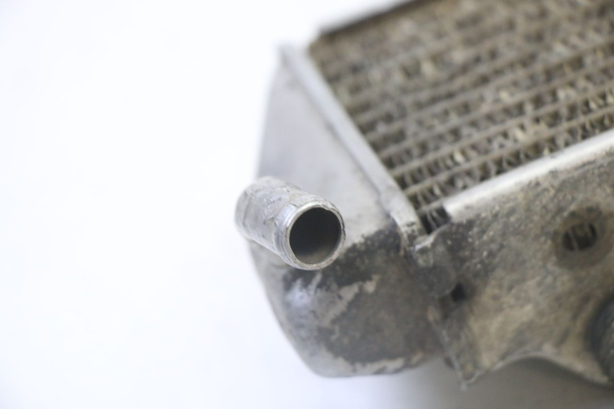 photo de RADIADOR IZQUIERDO  YAMAHA YZ 125 (1998 - 2005) - Detalles de los puntos de fijación