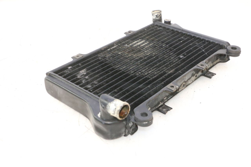 photo de RADIADOR  KAWASAKI GPX F ZX750F 750 (1986 - 1990) - Primer plano técnico