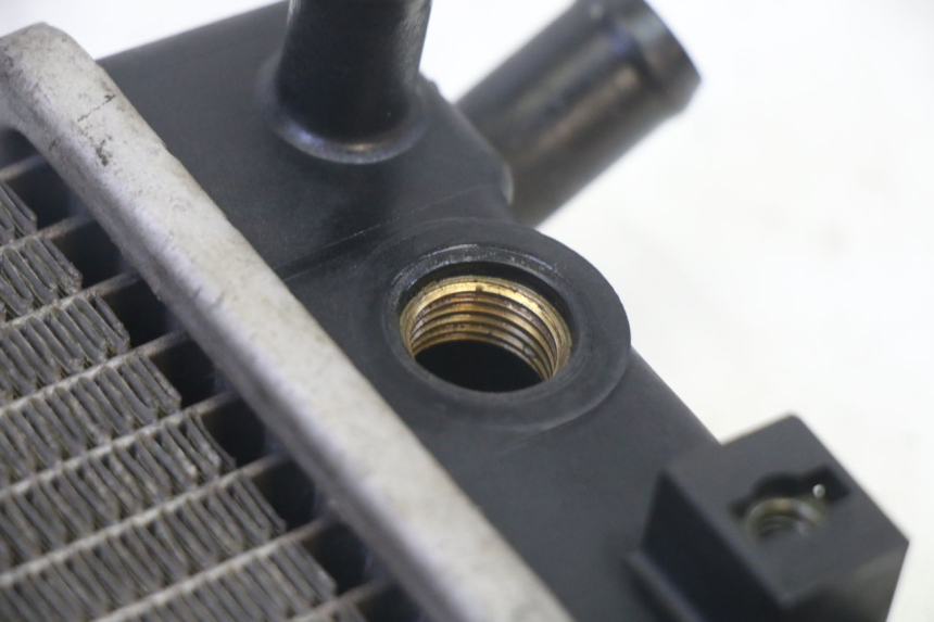 photo de RADIADOR  KYMCO GRAND DINK 125 (2002 - 2007) - Estado de la superficie y material