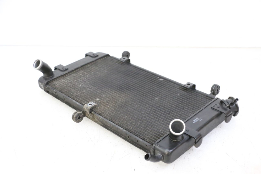 photo de RADIADOR SUZUKI GSR 750 (2011 - 2017) - Primer plano técnico