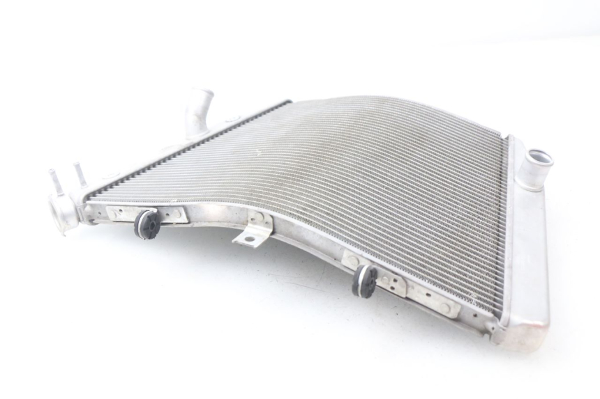 photo de RADIADOR  SUZUKI GSX-R GSXR K16 1000 (2012 - 2016) - Primer plano técnico