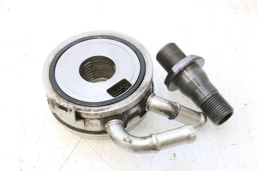 photo de RADIADOR ACEITE SUZUKI BURGMAN EXECUTIVE ABS 650 (2006 - 2012) - Primer plano técnico