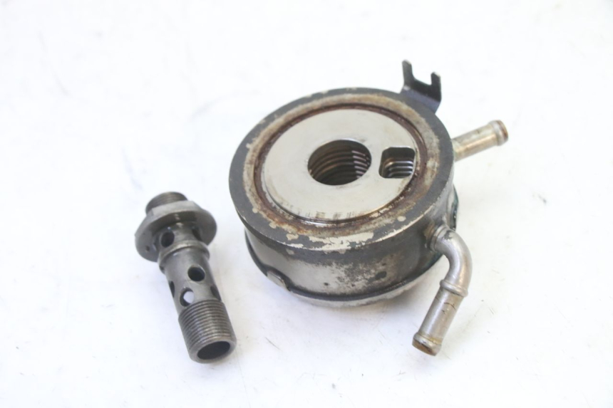 photo de RADIADOR DE ACEITE HONDA CBR RR FIREBLADE 900 (1992 - 1994) - Primer plano técnico