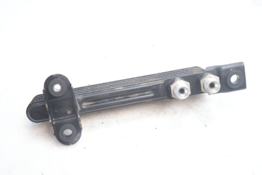 photo de RADIADOR ACEITE SUZUKI DR S 600 (1985 - 1989) - Primer plano técnico