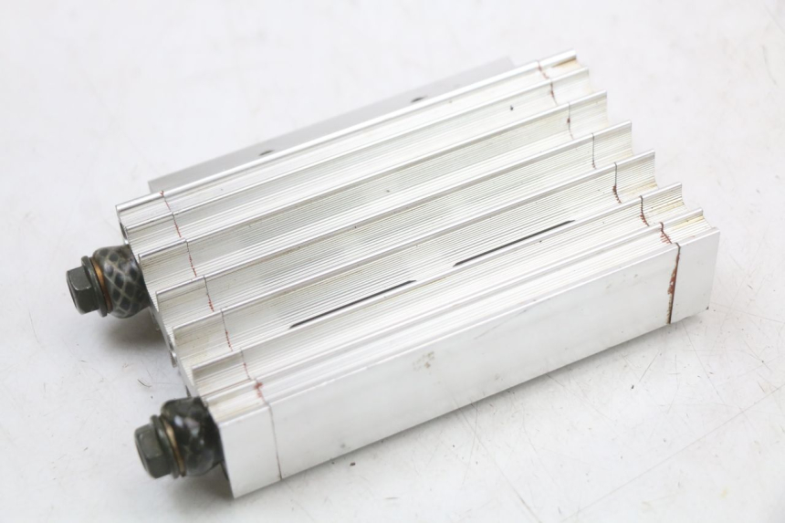 photo de RADIADOR ACEITE KSR RACING DRIFT 140 - Primer plano técnico