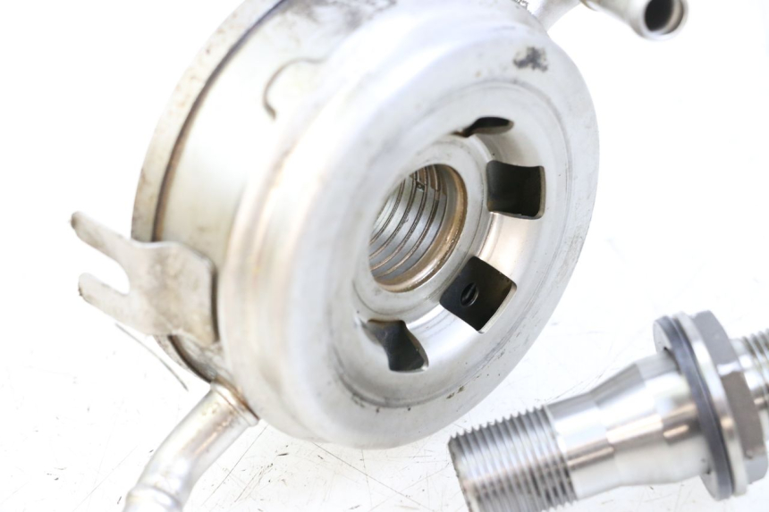 photo de RADIADOR ACEITE HONDA FJS SILVER WING SILVERWING 400 (2005 - 2008) - Primer plano técnico