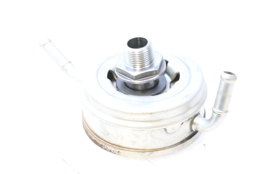 photo de RADIADOR ACEITE HONDA FJS SILVER WING SILVERWING 400 (2005 - 2008) - Primer plano técnico