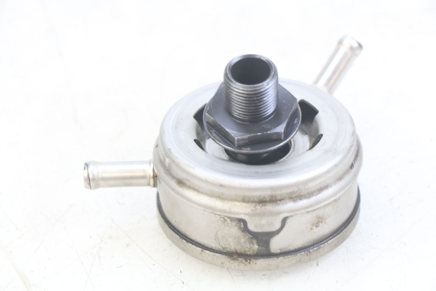 photo de RADIADOR DE ACEITE YAMAHA FZS FAZER 600 (1998 - 2001) - Primer plano técnico