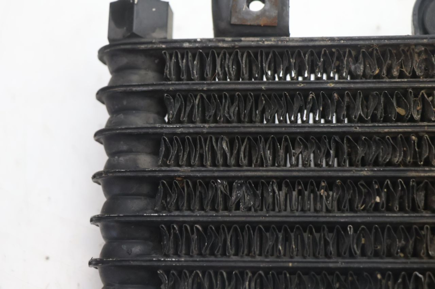 photo de RADIADOR ACEITE KAWASAKI GPX F ZX750F 750 (1986 - 1990) - Primer plano técnico